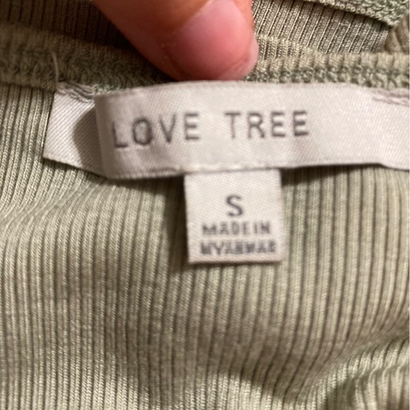 love tree tank top - Picture 3 of 3